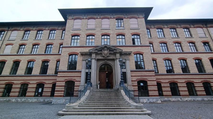 bibliothek eth zentrum,History and Architecture